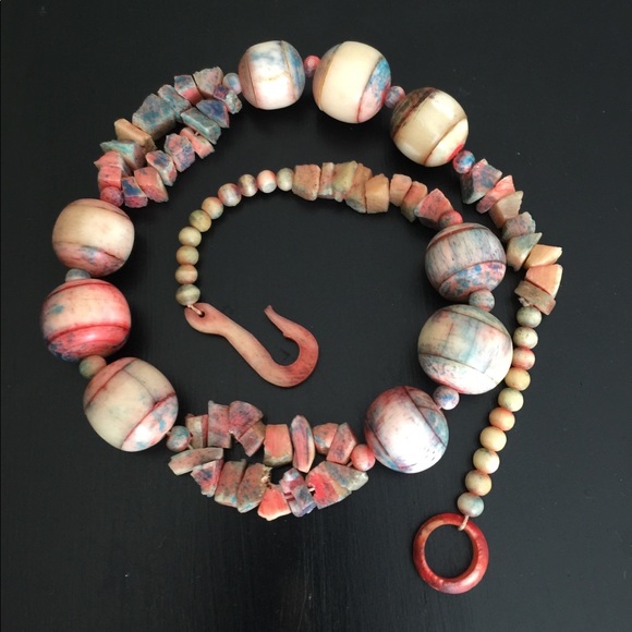 Vintage Jewelry - Vintage Beaded Necklace